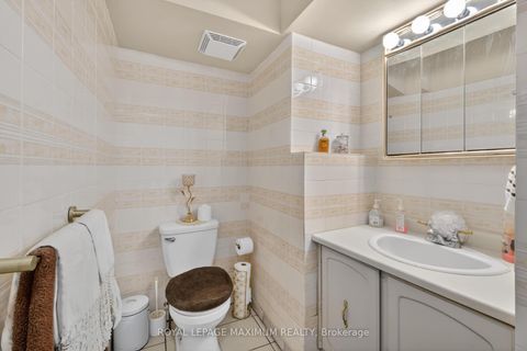 Photo 17 at 3 Muzzo Court, East Woodbridge, Vaughan