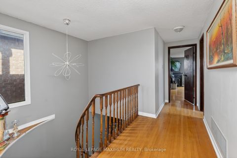 Photo 18 at 3 Muzzo Court, East Woodbridge, Vaughan