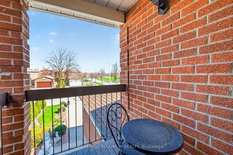 Photo 22 at 3 Muzzo Court, East Woodbridge, Vaughan