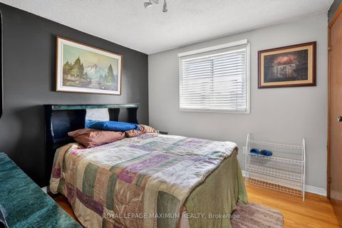 Photo 25 at 3 Muzzo Court, East Woodbridge, Vaughan