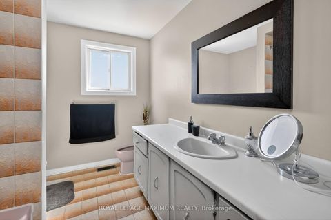 Photo 26 at 3 Muzzo Court, East Woodbridge, Vaughan