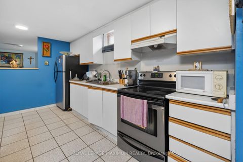 Photo 29 at 3 Muzzo Court, East Woodbridge, Vaughan