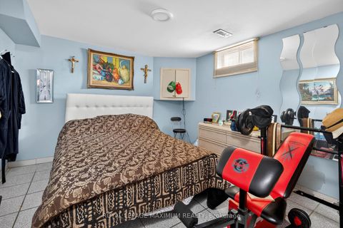 Photo 31 at 3 Muzzo Court, East Woodbridge, Vaughan