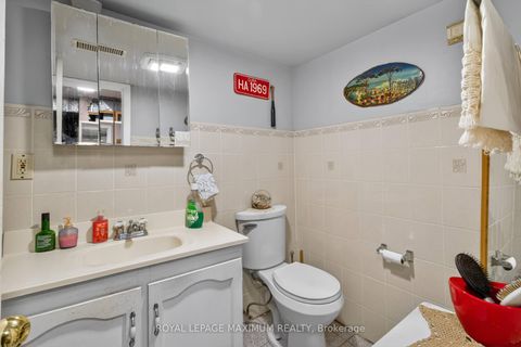 Photo 32 at 3 Muzzo Court, East Woodbridge, Vaughan