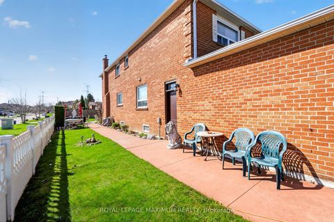 Photo 33 at 3 Muzzo Court, East Woodbridge, Vaughan