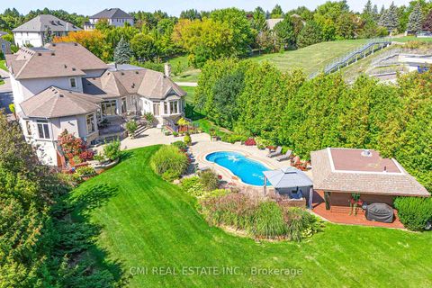 Photo 7 at 776 Woodland Acres Crescent, Rural Vaughan, Vaughan