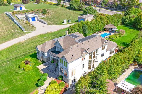 Photo 9 at 776 Woodland Acres Crescent, Rural Vaughan, Vaughan