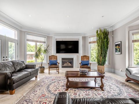 Photo 23 at 776 Woodland Acres Crescent, Rural Vaughan, Vaughan