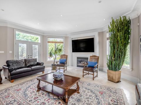 Photo 24 at 776 Woodland Acres Crescent, Rural Vaughan, Vaughan