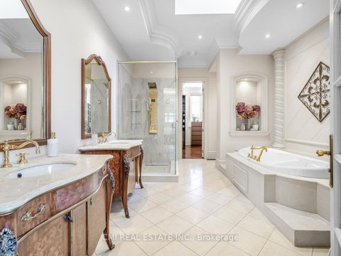 Photo 32 at 776 Woodland Acres Crescent, Rural Vaughan, Vaughan