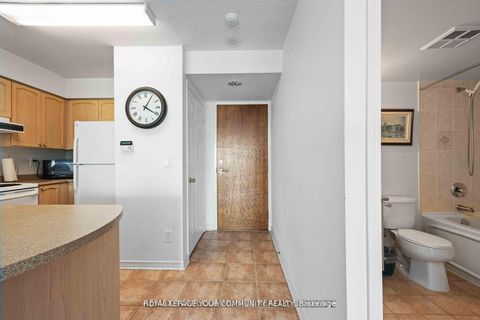 Photo 2 at 909 - 23 Oneida Crescent, Langstaff, Richmond Hill