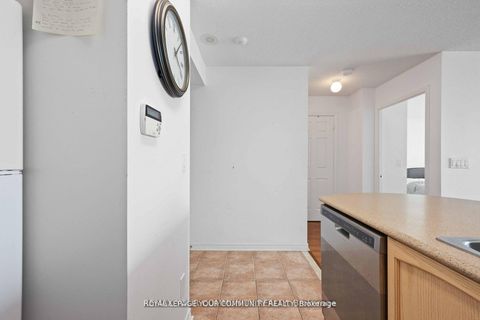 Photo 5 at 909 - 23 Oneida Crescent, Langstaff, Richmond Hill