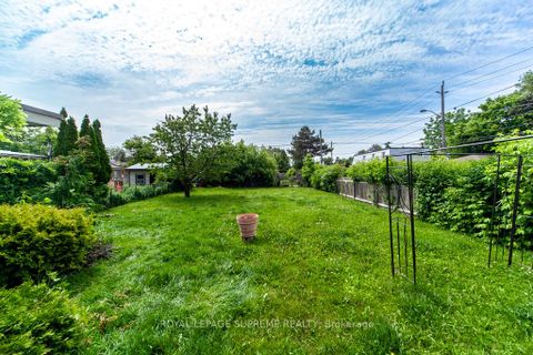 Photo 4 at 109 Regina Avenue, Lawrence, Toronto