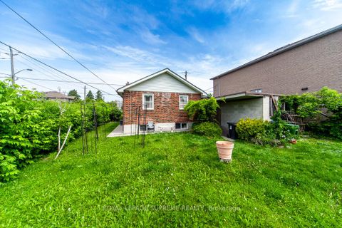 Photo 7 at 109 Regina Avenue, Lawrence, Toronto