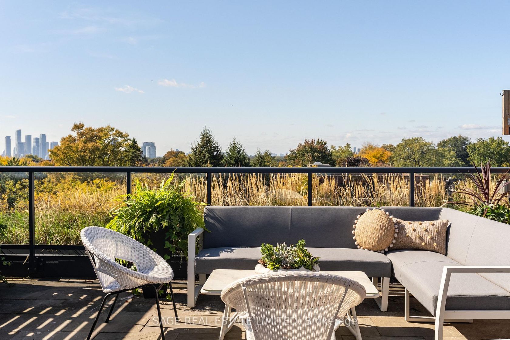 321 - 35 Wabash Avenue, Roncesvalles, Toronto photo number 2