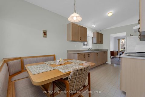 Photo 8 at 42 Webb Street, Painswick North, Barrie