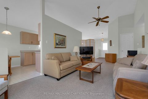 Photo 11 at 42 Webb Street, Painswick North, Barrie