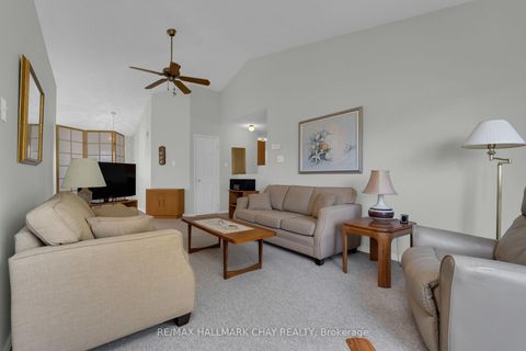 Photo 12 at 42 Webb Street, Painswick North, Barrie