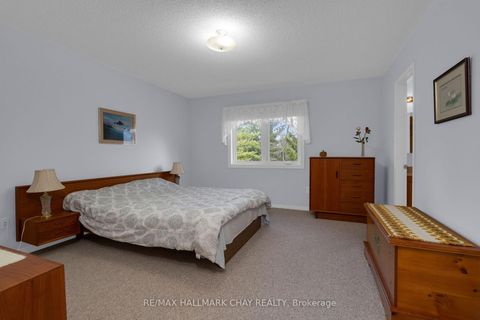 Photo 13 at 42 Webb Street, Painswick North, Barrie