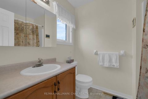 Photo 15 at 42 Webb Street, Painswick North, Barrie