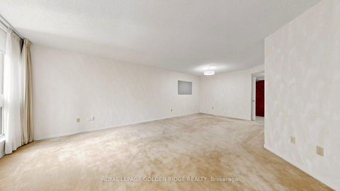 Photo 7 at 212 - 10 Kenneth Avenue, Willowdale East, Toronto