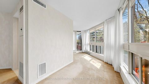 Photo 11 at 212 - 10 Kenneth Avenue, Willowdale East, Toronto