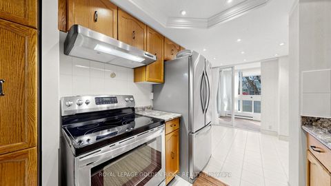 Photo 15 at 212 - 10 Kenneth Avenue, Willowdale East, Toronto