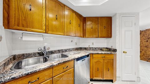Photo 18 at 212 - 10 Kenneth Avenue, Willowdale East, Toronto
