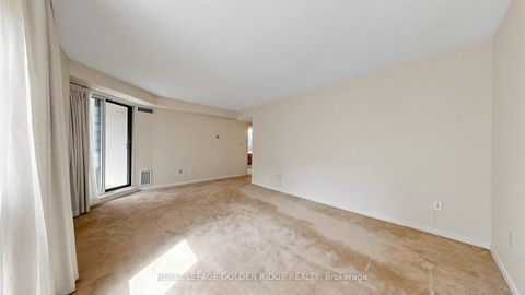 Photo 22 at 212 - 10 Kenneth Avenue, Willowdale East, Toronto