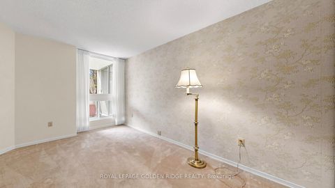 Photo 27 at 212 - 10 Kenneth Avenue, Willowdale East, Toronto