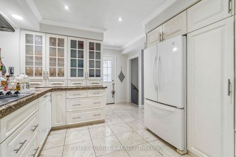 Photo 10 at 750 Gorham Street, College Manor, Newmarket