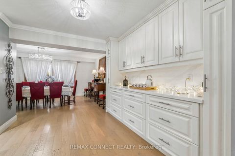 Photo 12 at 750 Gorham Street, College Manor, Newmarket