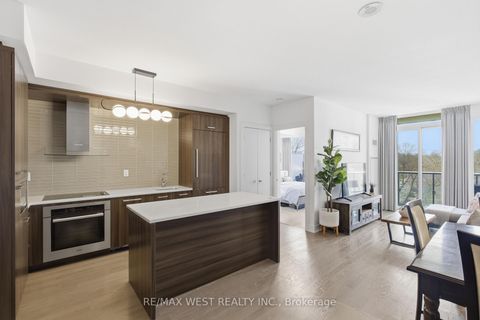 Photo 9 at 617 - 3018 Yonge Street, Lawrence Park North, Toronto