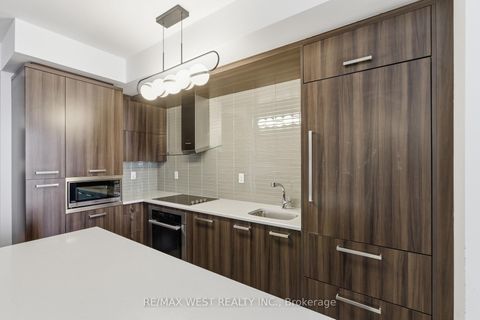 Photo 10 at 617 - 3018 Yonge Street, Lawrence Park North, Toronto