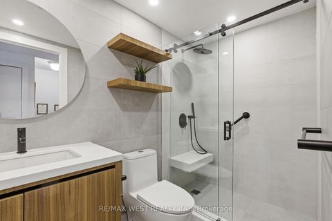 Photo 13 at 617 - 3018 Yonge Street, Lawrence Park North, Toronto