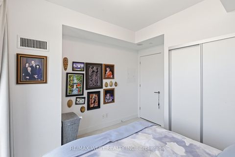 Photo 15 at 617 - 3018 Yonge Street, Lawrence Park North, Toronto