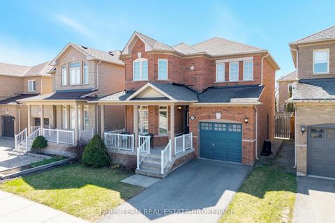 Photo 1 at 27 Fontebella Avenue, Vellore Village, Vaughan
