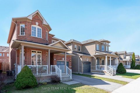 Photo 2 at 27 Fontebella Avenue, Vellore Village, Vaughan