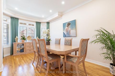 Photo 12 at 27 Fontebella Avenue, Vellore Village, Vaughan