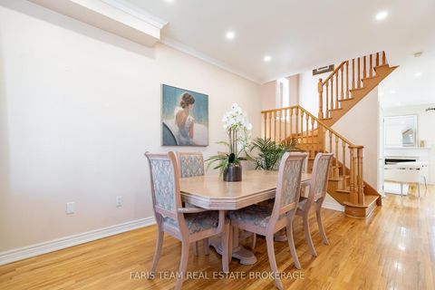 Photo 13 at 27 Fontebella Avenue, Vellore Village, Vaughan