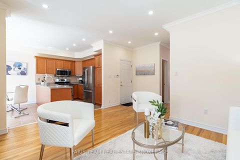 Photo 17 at 27 Fontebella Avenue, Vellore Village, Vaughan