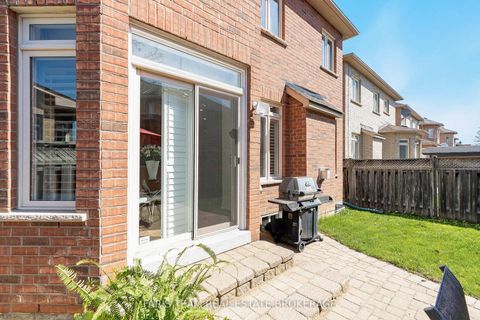 Photo 28 at 27 Fontebella Avenue, Vellore Village, Vaughan