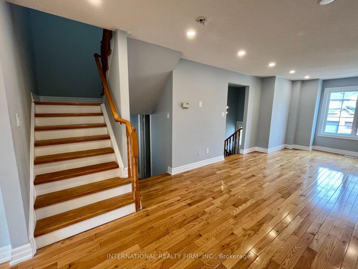 Photo 5 at 44 Natale Court, Bradford, Bradford West Gwillimbury