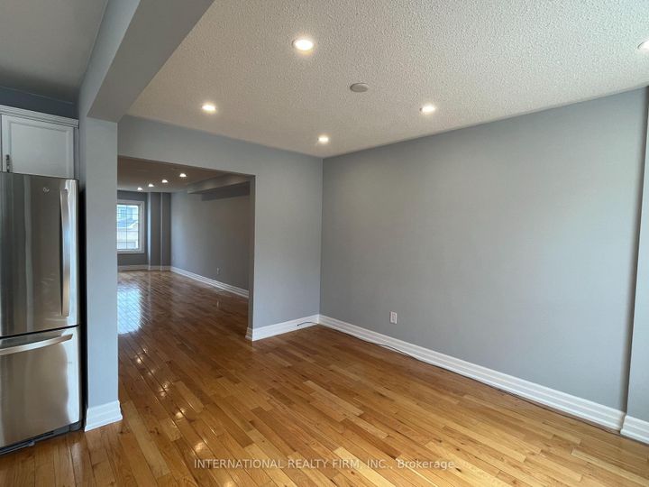 Photo 7 at 44 Natale Court, Bradford, Bradford West Gwillimbury
