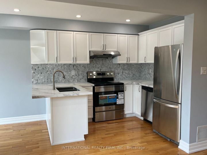 Photo 9 at 44 Natale Court, Bradford, Bradford West Gwillimbury