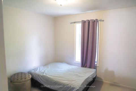 Photo 11 at 22 Katherine Road, CFB, Toronto