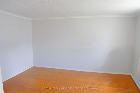 Photo 13 at 22 Katherine Road, CFB, Toronto