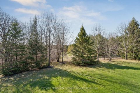 Photo 3 at 440 Morley Cook Crescent, Wyndham, Newmarket