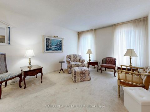Photo 2 at 155 Goldhawk Trail, Milliken, Toronto