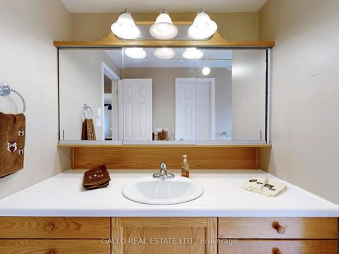 Photo 8 at 155 Goldhawk Trail, Milliken, Toronto